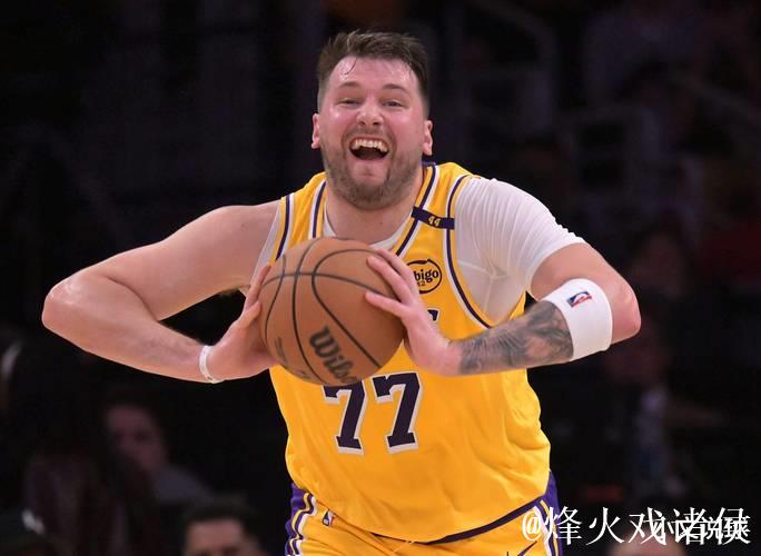 湖人获胜却遭隐忧!斯玛特故技重施,东契奇表现失控 湖人获胜却遭隐忧!斯玛特故技重施,东契奇表现失控